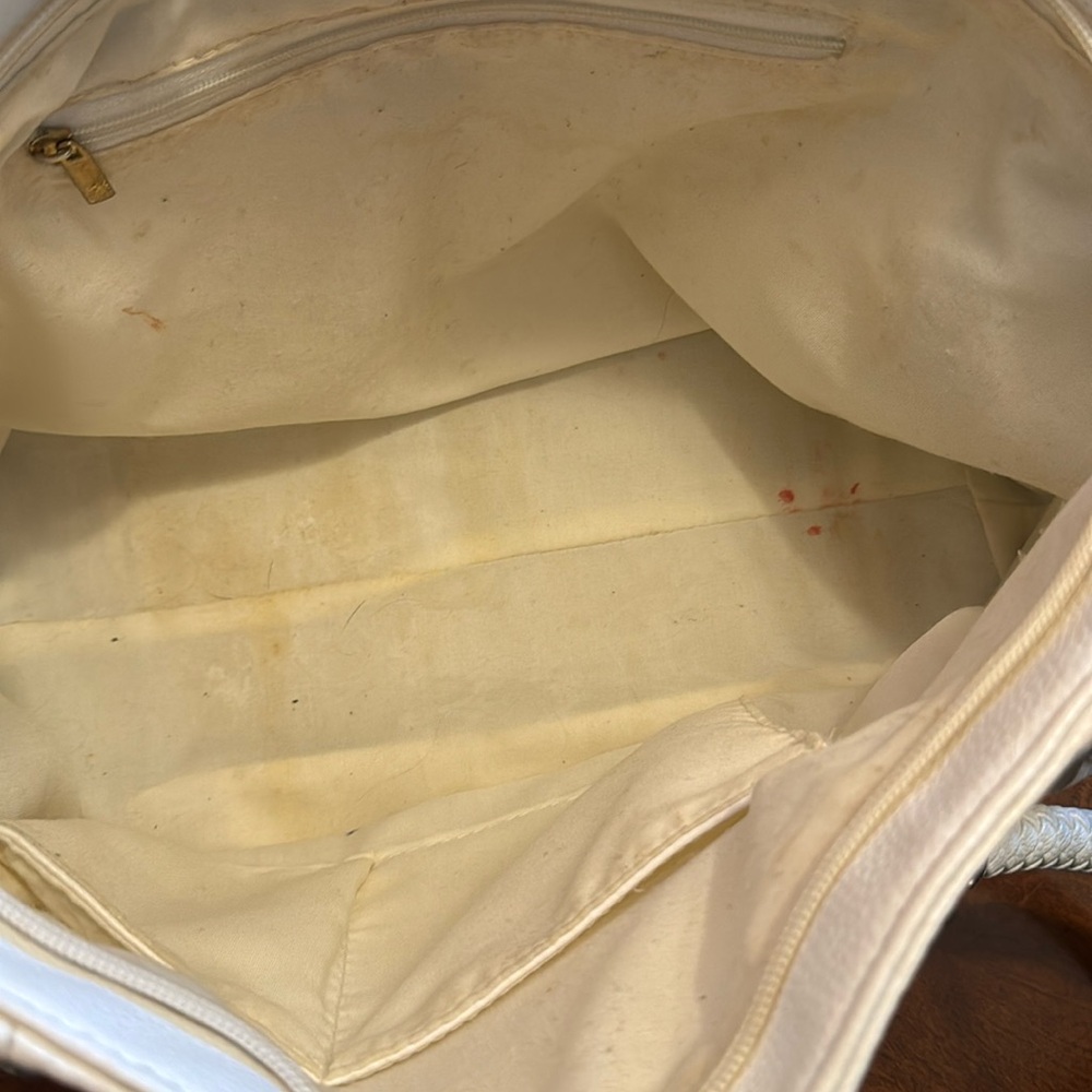White Handbag - Picture 6 of 7